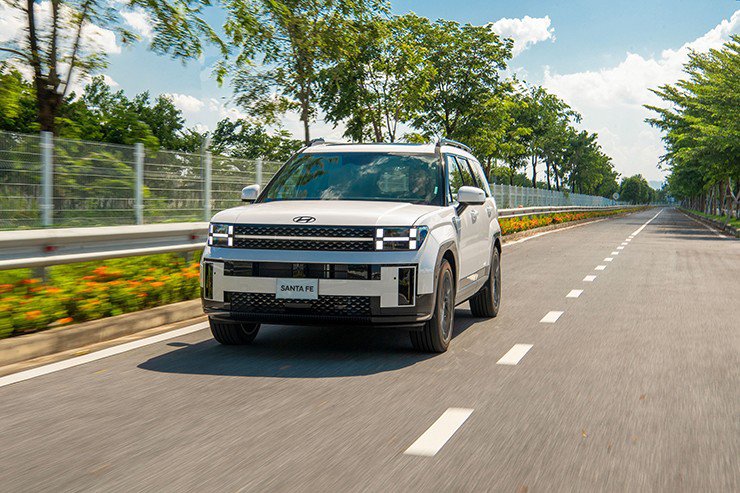 SUV 7 chỗ: Mua để chở gia đình… hay để chứng minh mình đã 