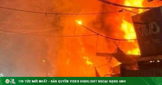 Cháy lớn tại quán 'hát cho nhau nghe' ở Hà Nội