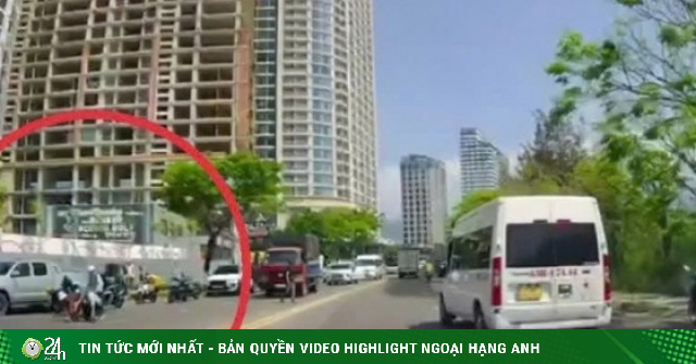 Người đàn ông đánh rơi tiền khi đi mua phế liệu, công an tìm người nhặt