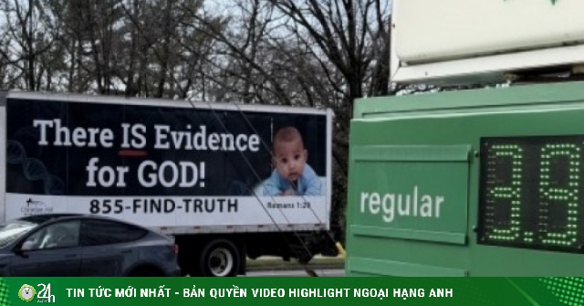 Giá xăng tăng vọt sau cảnh báo cứng rắn của ông Trump nhằm vào mỏ khí đốt Iran