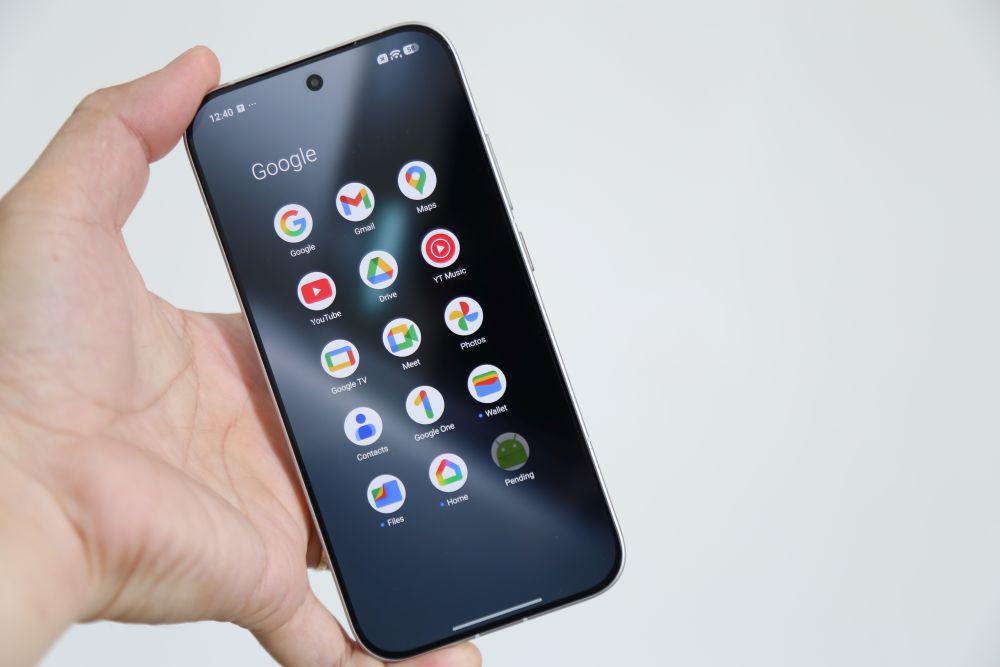 Ngoài kho ứng dụng Google, Poco X8 Pro đi kèm khá nhiều ứng dụng không cần thiết.