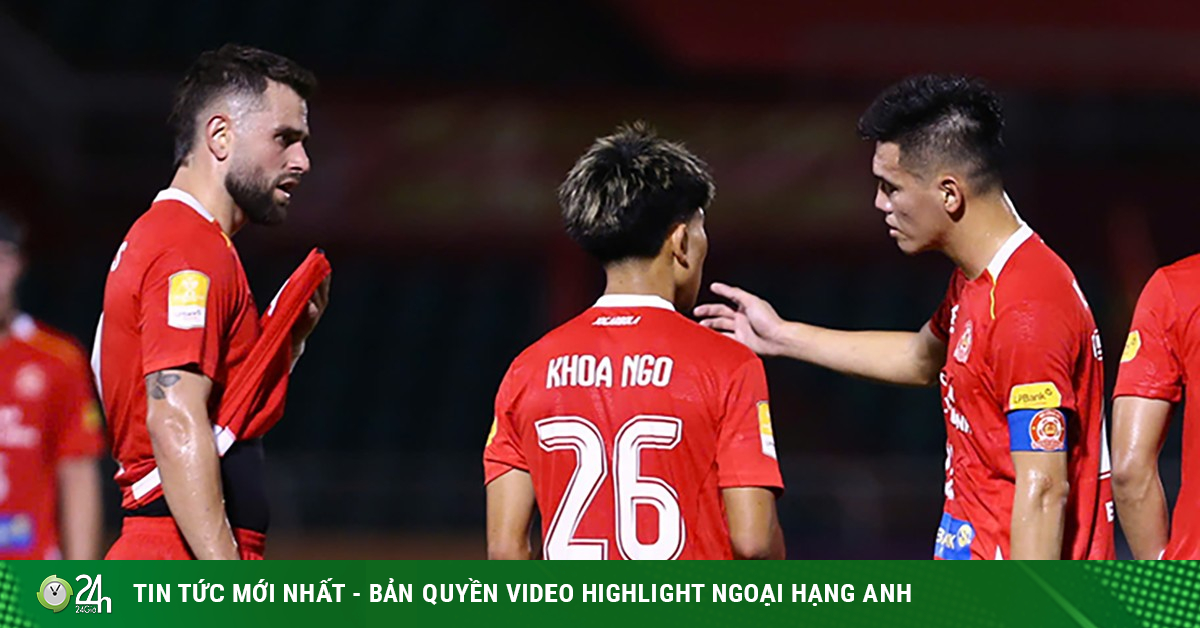 Tiến Linh “tịt ngòi” vẫn nhường phạt đền cho Việt kiều Khoa Ngô, HLV Huỳnh Đức nói gì?