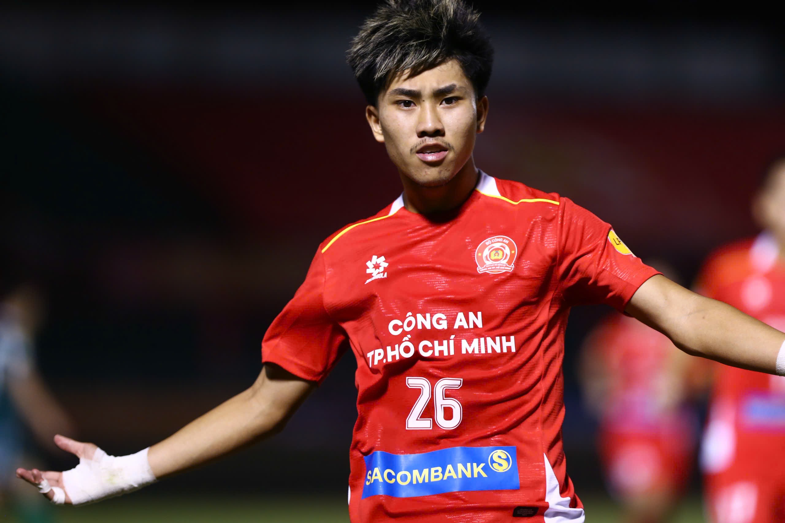 Khoa Ngô tiếp tục là cầu thủ hay nhất của Công an TP.HCM từ đầu năm 2026