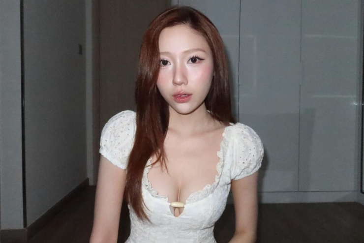 Trang phục khoe dáng 'mình dây' của em gái Trấn Thành - 12