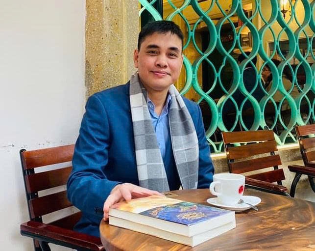 Nhà văn Bùi Ngọc Phúc, đồng tác giả cuốn sách “Cùng con bước qua các kỳ thi”