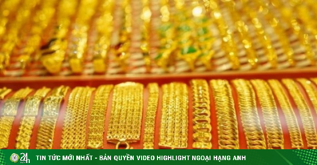 Vàng bị 'thổi bay' hơn 1.100 USD từ đỉnh, liệu còn giảm tiếp?