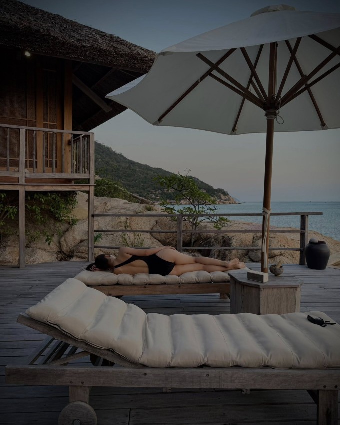 Phan Minh Huyền khoe body đồng hồ cát ở resort 5 sao - 8