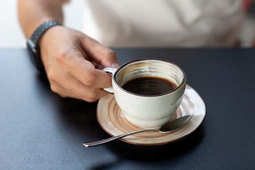 Khi uống cà phê nên chú ý khả năng dung nạp của bản thân.