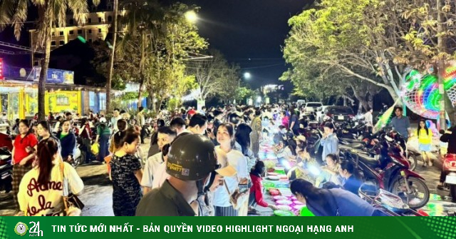 Chen chân 'săn' đặc sản mực nháy Cửa Lò