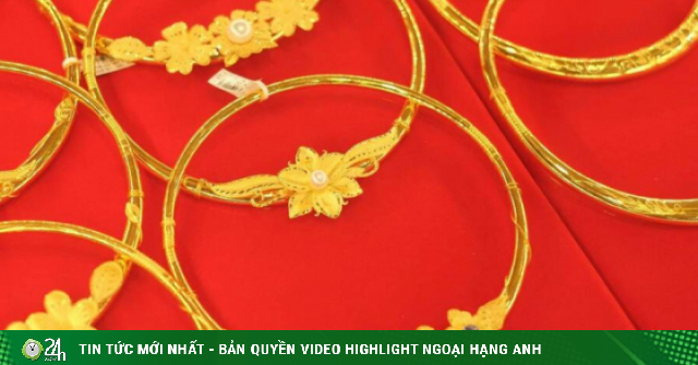 Giá vàng hôm nay 22/3 tiếp tục giảm