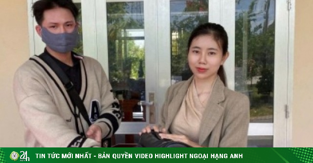 Một phụ nữ nhặt được đồng hồ Rolex, nhẫn, trang sức, trả lại cho người đánh rơi