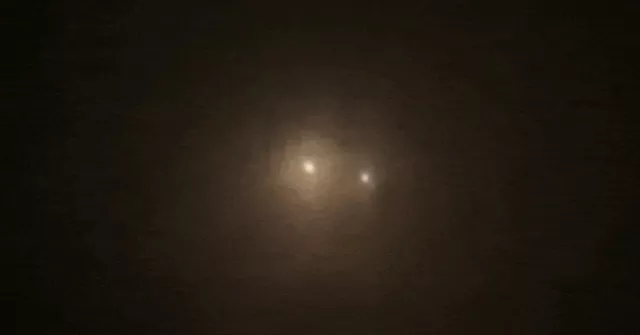 Khoảnh khắc tên lửa Iran đánh vào 'nơi chứa vũ khí hạt nhân' ở Israel