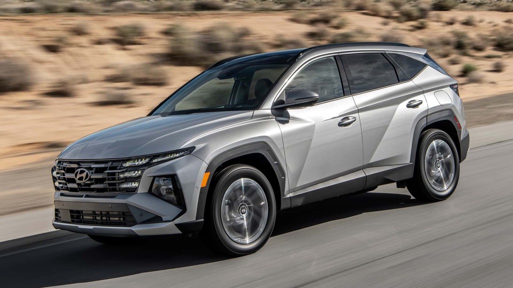 Xe trang bị động cơ xăng, dung tích 1.6L tăng áp kết hợp với mô tơ điện cho tổng công suất gần 240 mã lực.&nbsp;