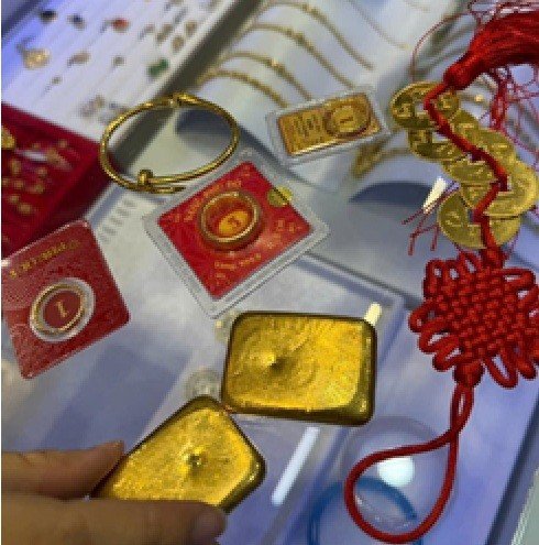 Số vàng nữ sinh định mang bán