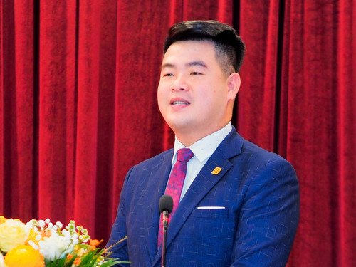 “Cần đặc biệt lưu ý khi cảm giác trống rỗng kéo dài, chức năng học tập và công việc suy giảm, hoặc xuất hiện những suy nghĩ tiêu cực về bản thân”.