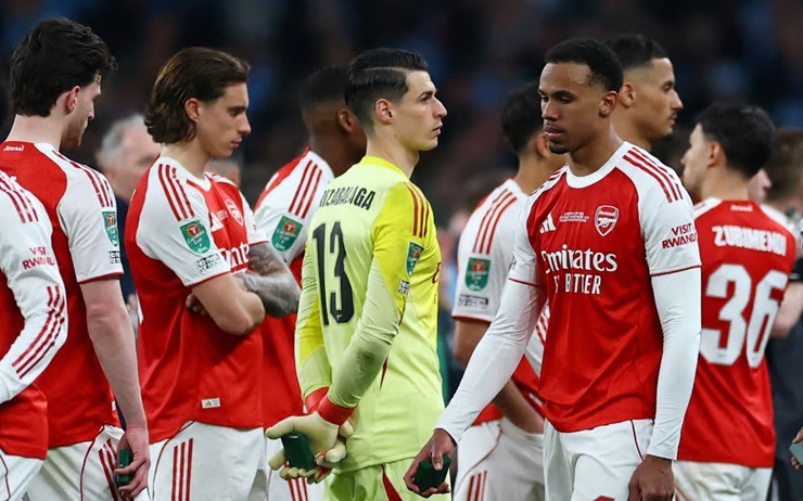 Arsenal cần nhanh chóng gạt bỏ nỗi thất vọng, khi phía trước họ vẫn còn cơ hội cạnh tranh 3 danh hiệu ở mùa giải năm nay