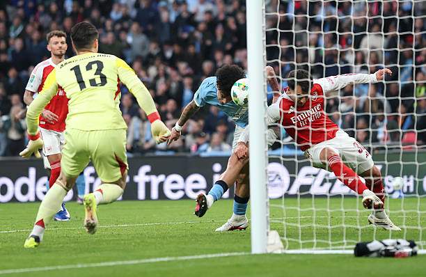 O'Reilly 2 lần rình sẵn ở cột xa và 2 lần đã mang về bàn thắng cho Man City