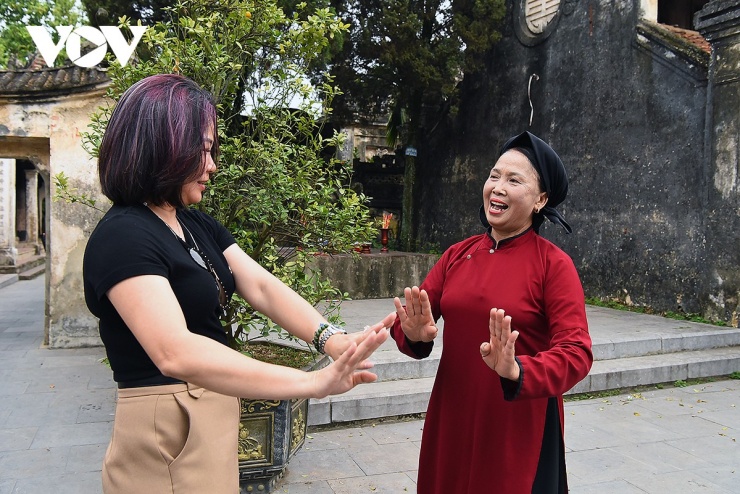 Được biết, hát Xoan vốn có tên gọi là hát Xuân, nhưng do từ Xuân phạm vào húy của một vị công chúa thời Hùng Vương nên sau này được gọi thành hát Xoan.