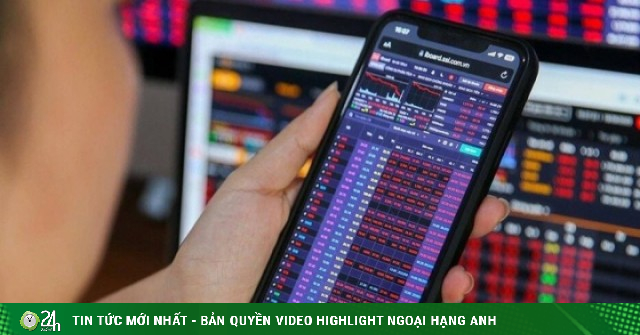 Chứng khoán liên tục giảm mạnh, nhà đầu tư có nên bắt đáy cổ phiếu?