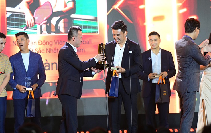 Tay vợt quê Tây Ninh có một năm thi đấu thăng hoa