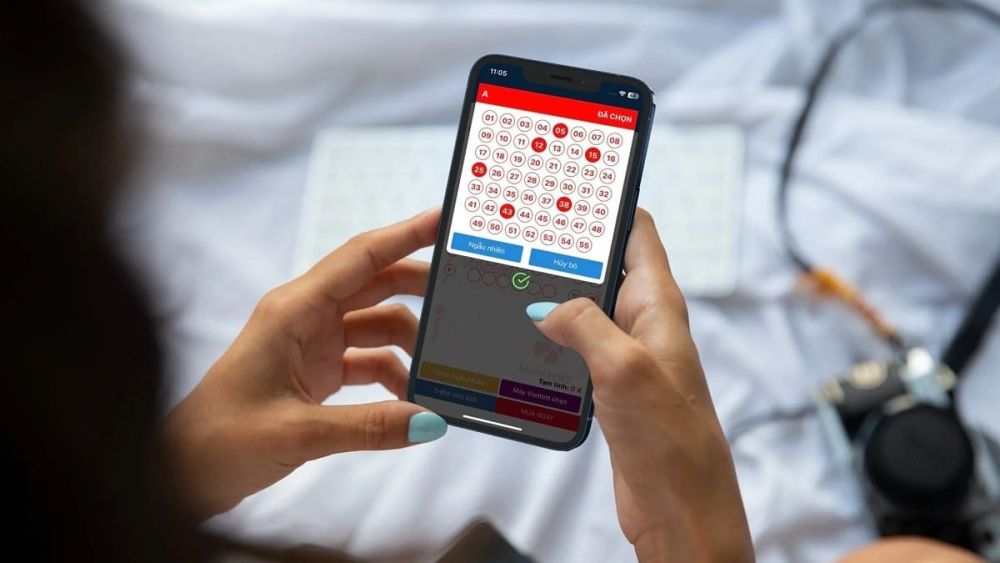 Chọn số, mua vé mọi lúc mọi nơi với Vietlott SMS.