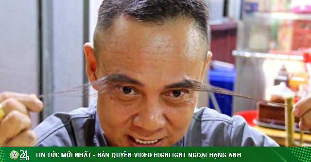 Người đàn ông có cặp lông mày dài 23cm, khách đùa 'như bước ra từ phim võ hiệp'