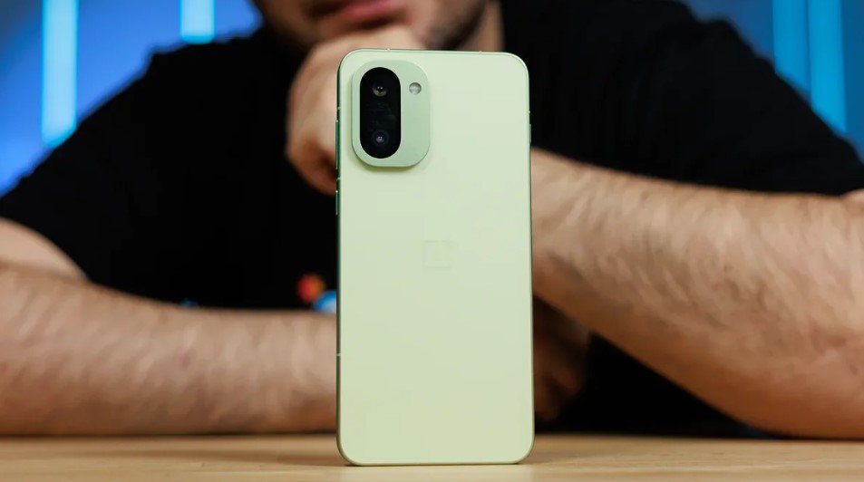 OnePlus 15R.