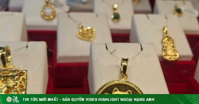 Giá vàng bật tăng 13 triệu đồng/lượng, loạt dự báo mới ra sao?