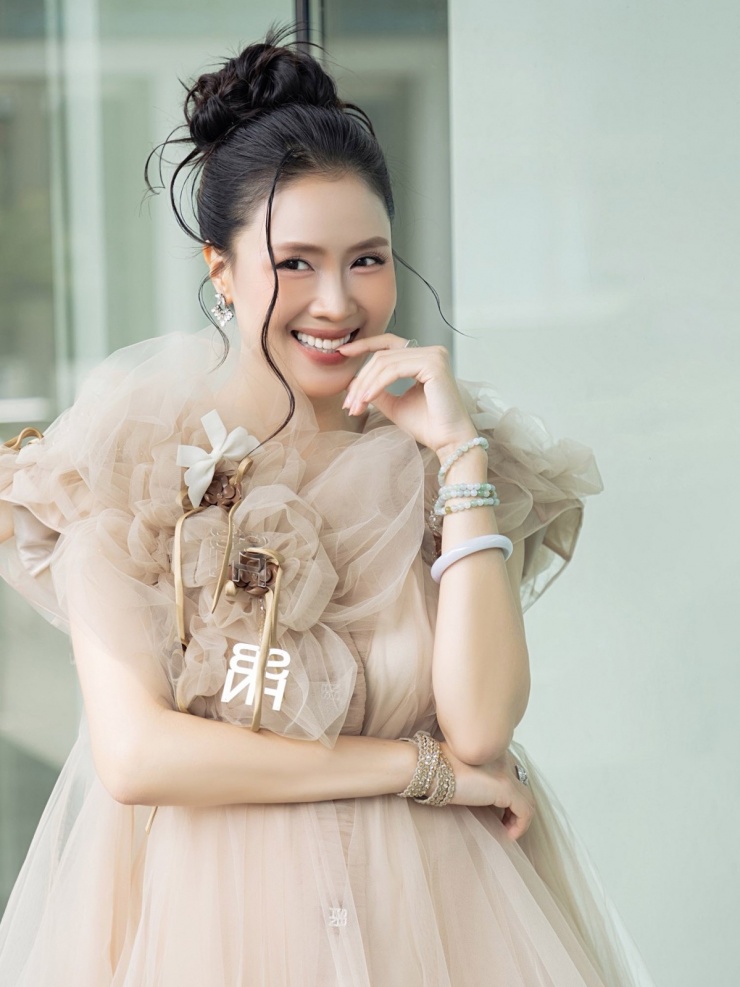 Ảnh sao 26/3: Tiểu thư gia tộc Sơn Kim và anh trai 'giống nhau như đúc' - 4