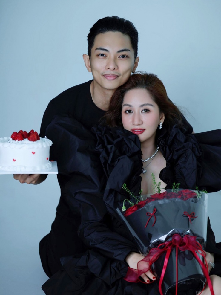 Ảnh sao 26/3: Tiểu thư gia tộc Sơn Kim và anh trai 'giống nhau như đúc' - 5