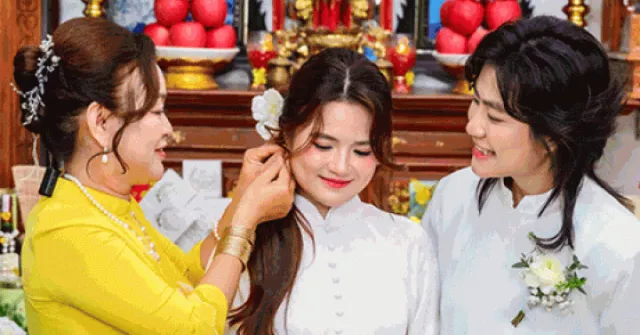 Đám cưới ‘không chú rể’ ở TPHCM, mẹ cô dâu nói lời xúc động
