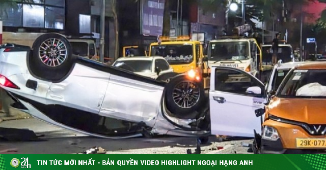 Hiện trường ô tô 'điên' tông liên hoàn khiến 2 người bị thương