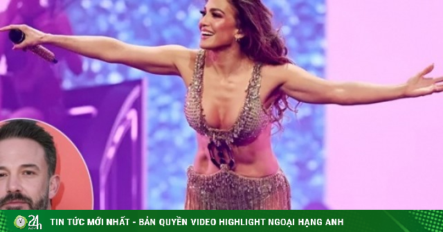 Phản ứng của Jennifer Lopez khi nghe thấy tên chồng cũ trong concert