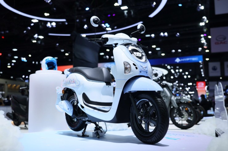 Xe ga Honda Scoopy ra bản giới hạn mới, hút giới trẻ - 1