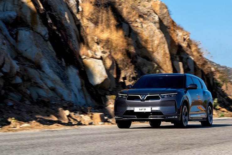 Giá xe VinFast VF 9 cập nhật tháng 3/2026 - 26