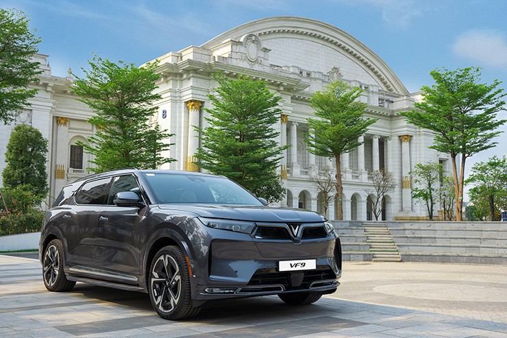 Giá xe VinFast VF 9 cập nhật tháng 3/2026 - 2