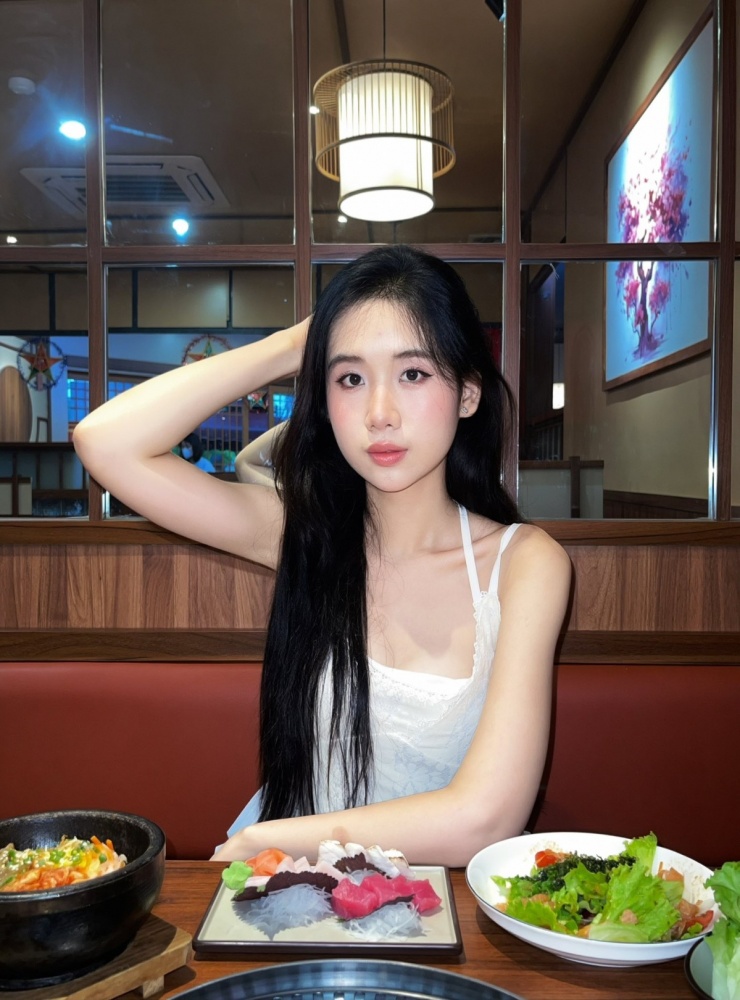 Sau khi giảm cân thành công, yếu tố quan trọng nhất với cô là xây dựng chế độ ăn uống hợp lý.