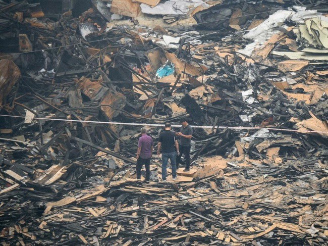 Khung cảnh hoang tàn sau vụ cháy nhà xưởng ở Thanh Liệt, Hà Nội - 7