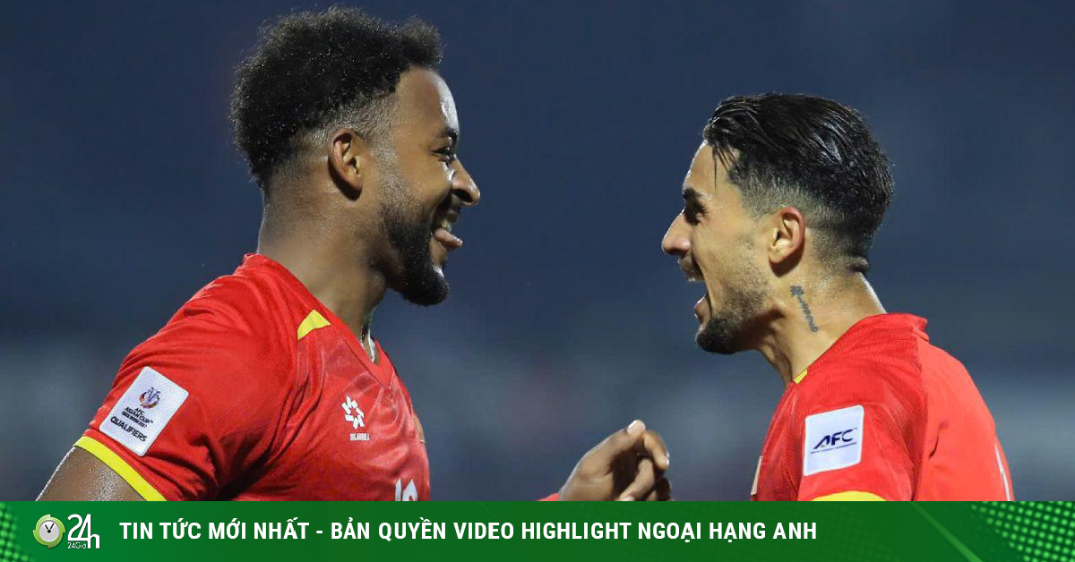 Xuân Son lập cú đúp hạ Malaysia, khoe bụng "6 múi" đáp trả nghi ngờ tăng cân