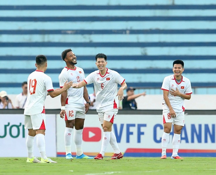 “Thiên Trường là một sân bóng đặc biệt đối với tôi. Đó là ngôi nhà của tôi khi thi đấu cho Thép Xanh Nam Định"