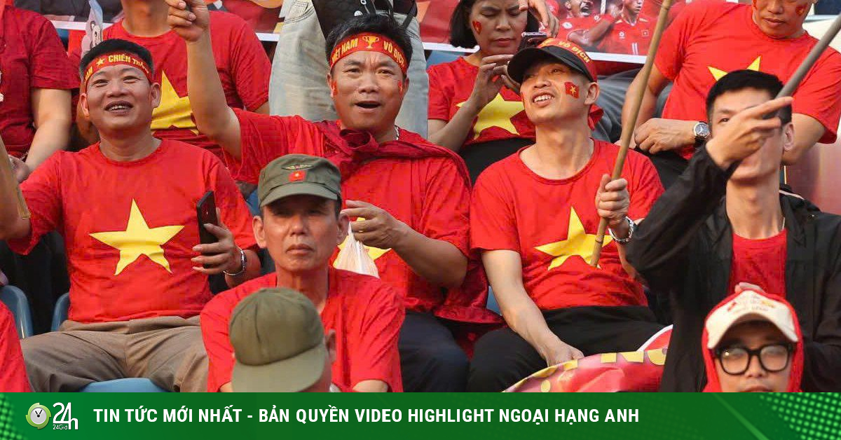 Fan tiếp lửa ĐT Việt Nam & Xuân Son, Malaysia choáng ngợp vì "chiêu trò" ở Thiên Trường