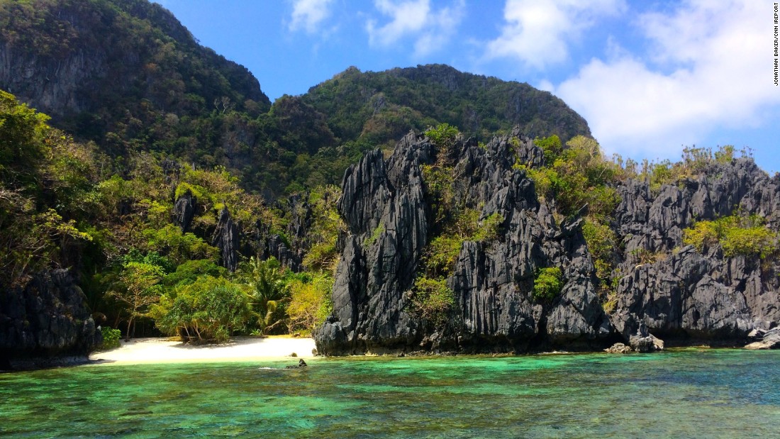 El Nido – “ hòn đảo rồng” thuộc tỉnh Palawan, Philippines. Với hơn 50 bãi biển lớn nhỏ, nơi đây được ví như là thiên đường nghỉ dưỡng của Philippines. El Nido trở nên hấp dẫn bởi những bãi biển, bờ cát trắng, cánh rừng ngập mặn và cả hang động kỳ bí.