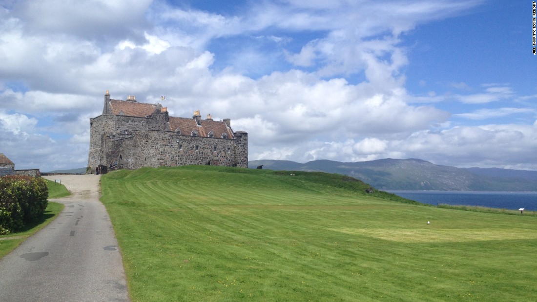 Đảo Isle of Mull ở Scotland. Các danh lam thắng cảnh giàu giá trị văn hóa là yếu tố khiến nhiều du khách lựa chọn đảo Isle of Mull là hòn đảo yêu thích.