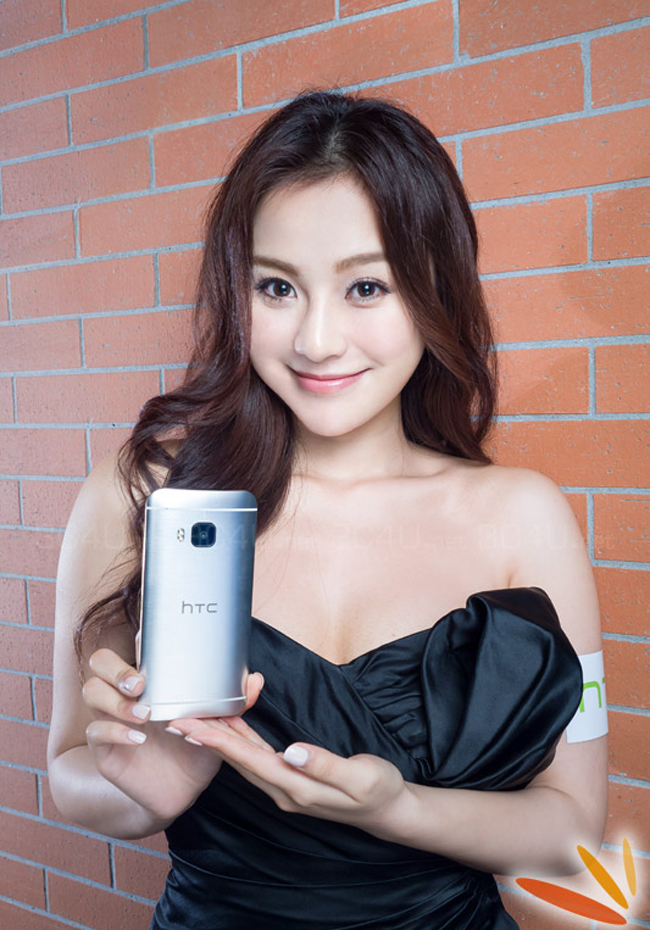 Chân dài duyên dáng bên HTC One M9 - 5