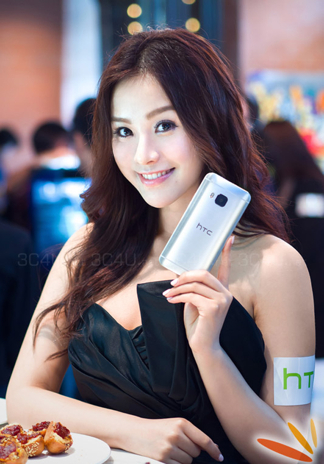 Chân dài duyên dáng bên HTC One M9 - 6