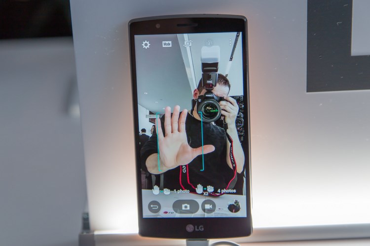 LG G4 cho phép chụp ảnh tự sướng với camera trước 8.0 megapixel.