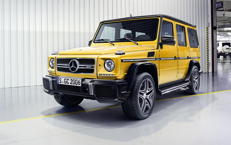 Riêng chiếc Mercedes-Benz G65 AMG 2016 được trang bị động cơ V12, dung tích 6.0 lít là 630 mã lực và 1.000 Nm. Trước đó, công suất tối đa của Mercedes-Benz G65 AMG chỉ dừng ở mức 612 mã lực.
