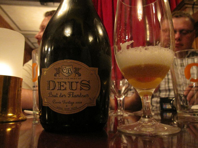 Bia rượu vang &#40;Deus champagne beer&#41; khá thịnh hành ở Bỉ.