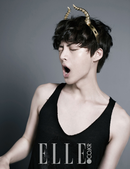 Trước đó, Ahn Jae Hyun đã nổi tiếng với các fan qua vai trò là người mẫu vào năm 2009.