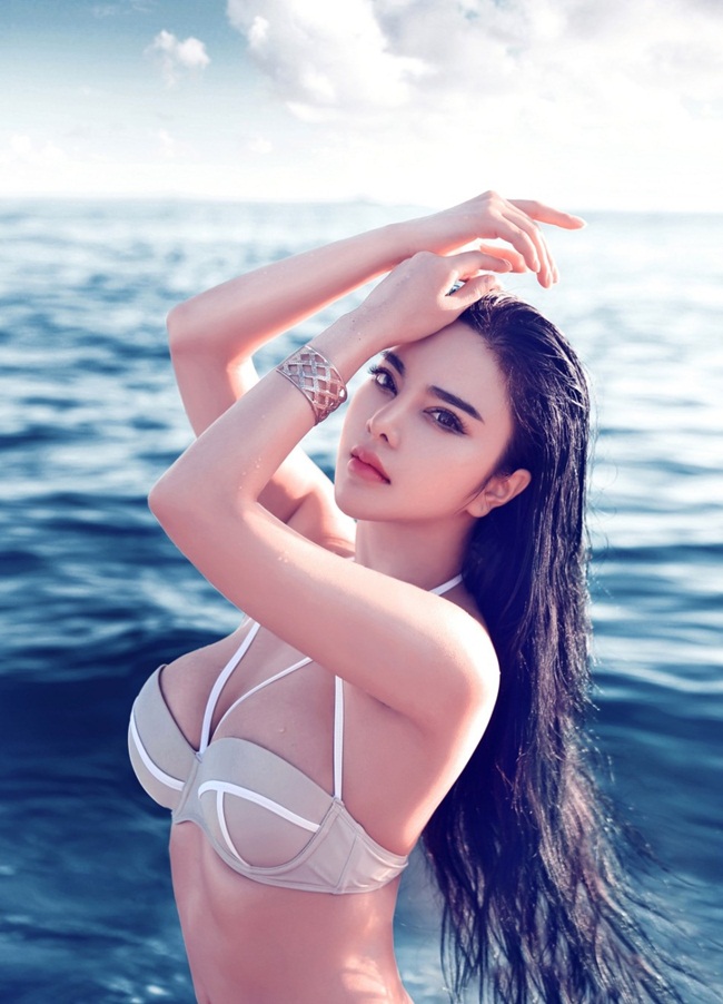 Quyết định theo con đường người mẫu chuyên nghiệp của hot girl 9x này có lẽ không phải là một quyết định khó khăn vì nghề người mẫu đã mang đến cho cô nàng nhiều cơ hội.&nbsp;